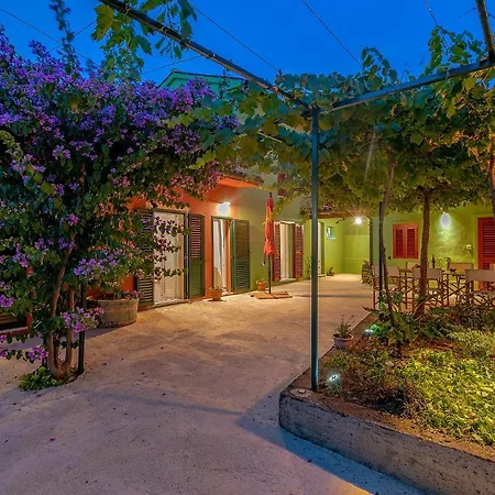 House Bougainvillea プーラ
