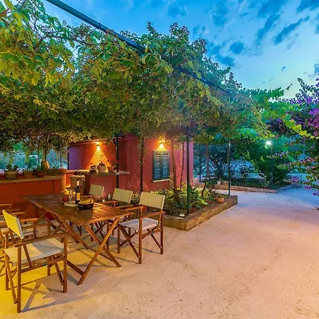 Holiday home House Bougainvillea