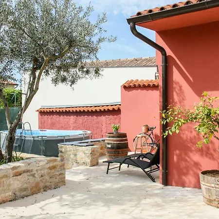 House Bougainvillea Сasa de vacaciones Pula