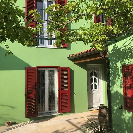 Prázdninový dům House Bougainvillea *