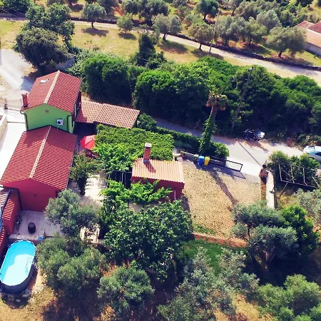 House Bougainvillea * Pula