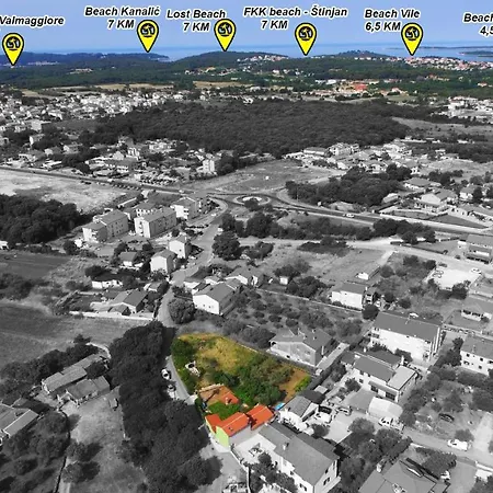 House Bougainvillea * Pula